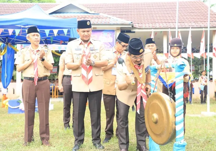 Diiikuti Lebih dari 500 Peserta, Bupati UAS Resmi Buka Jambore Pramuka Tanjab Barat  2025